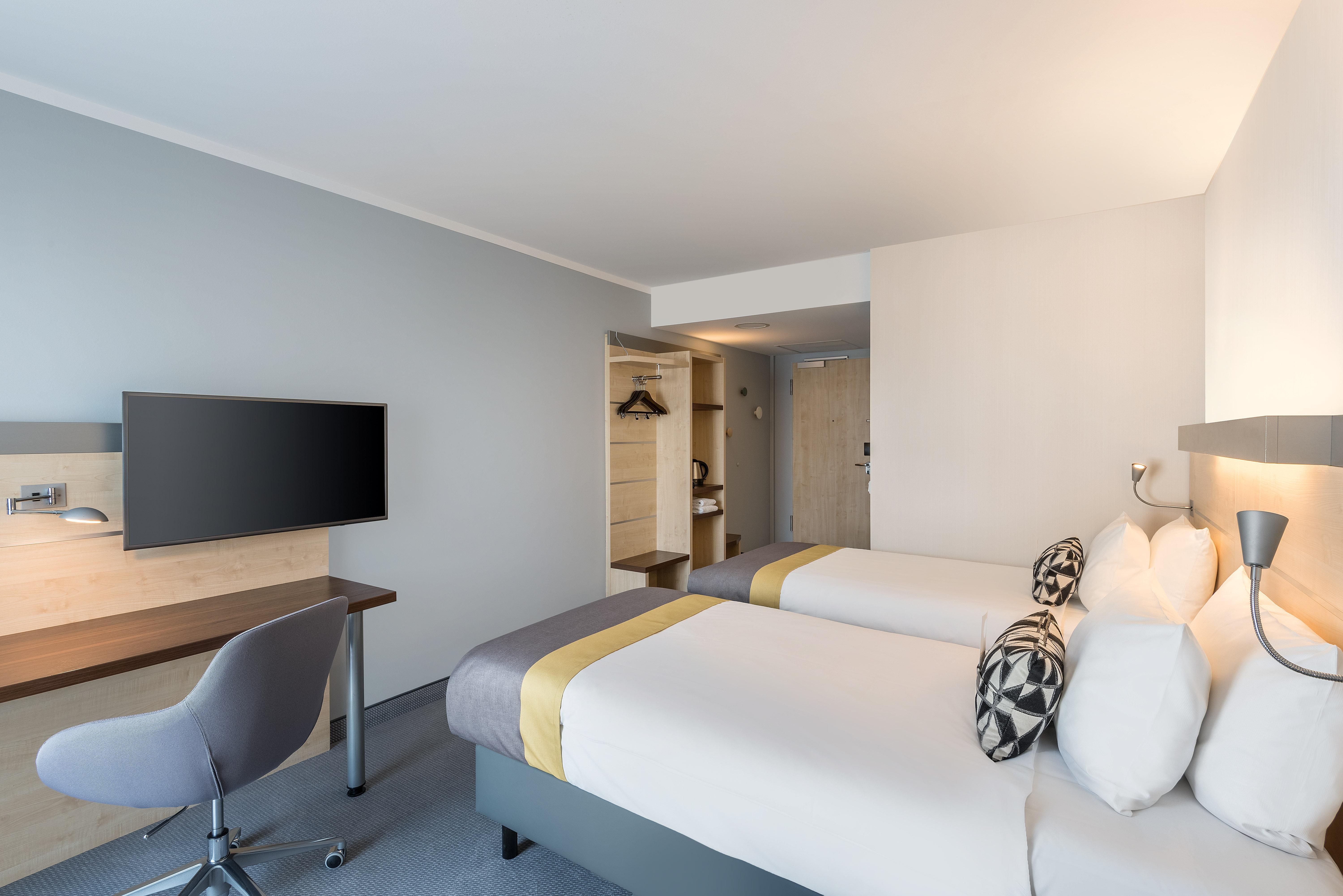 Holiday Inn Express Guetersloh By Ihg Exterior photo