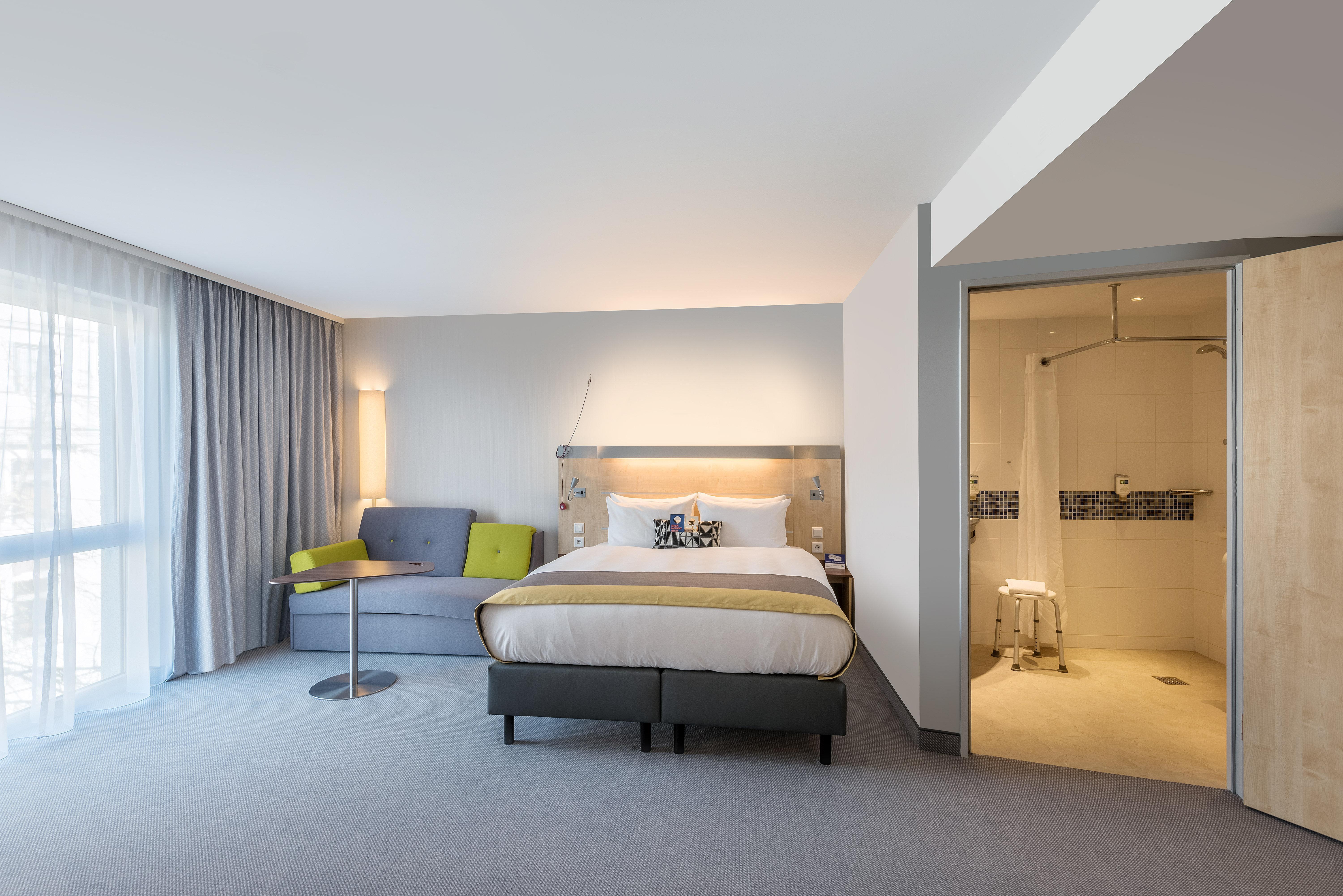 Holiday Inn Express Guetersloh By Ihg Exterior photo